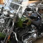 Motos estacionadas em encontro de motociclistas