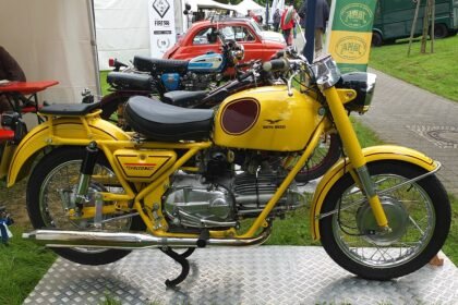 Moto Guzzi anuncia inédita The Trip 500 com motor bicilíndrico paralelo